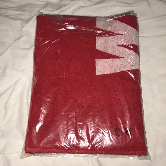 Supreme Known As Towel🆕 - Picture 6 of 7